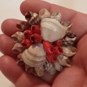 #1078. Vintage Genuine Shell Hand Crafted Brooch.